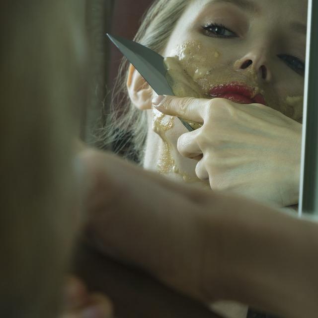 Holit nebo neholit ženy: Jak na hladkou pokožku bez podráždění
